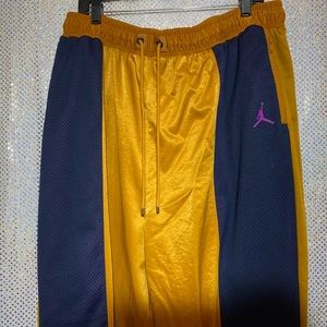 New men's Jordan wings flight basketball pants size 2XLT inseam 31